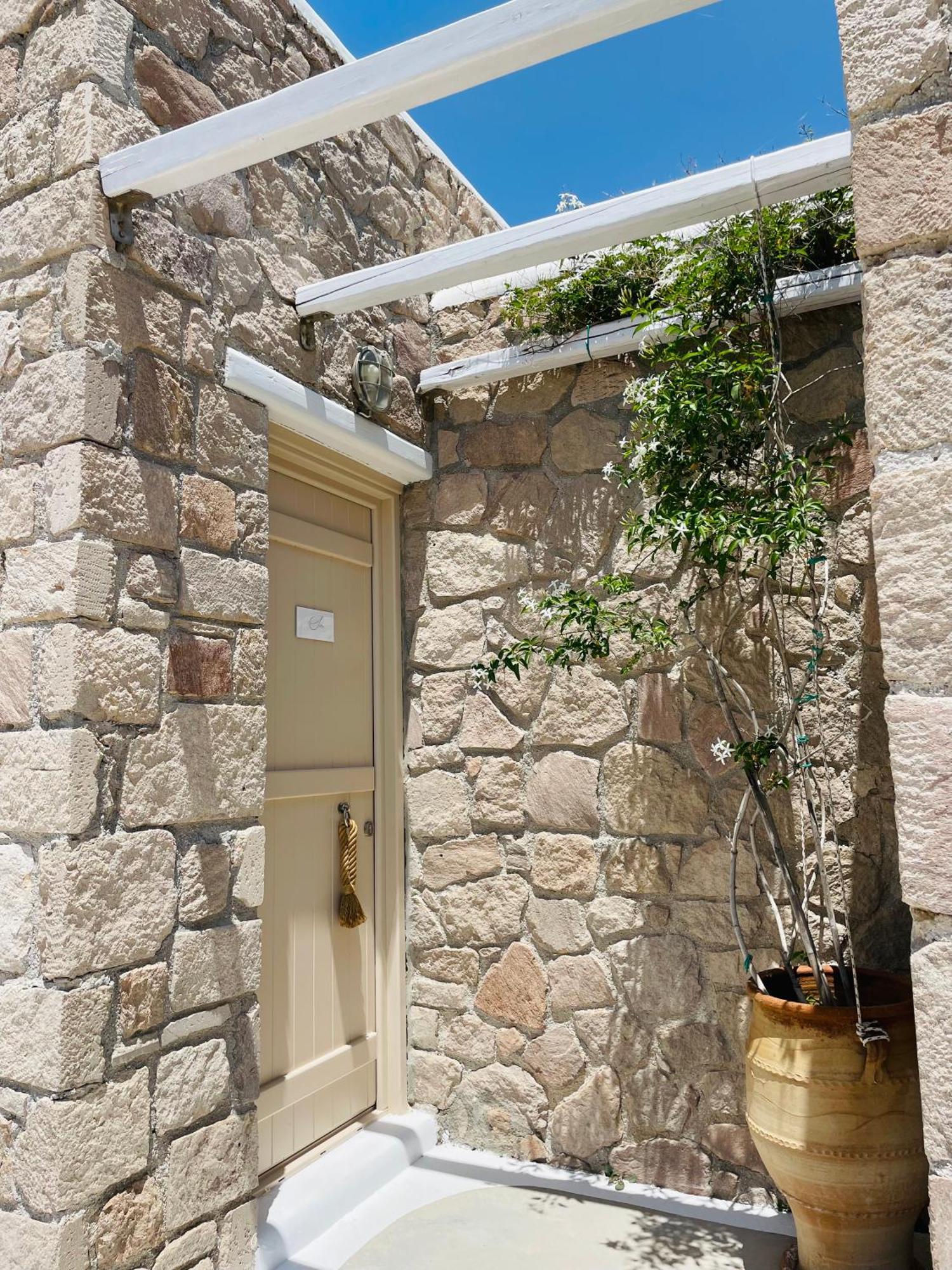 Milo Milo Suites Mandrakia Exterior foto